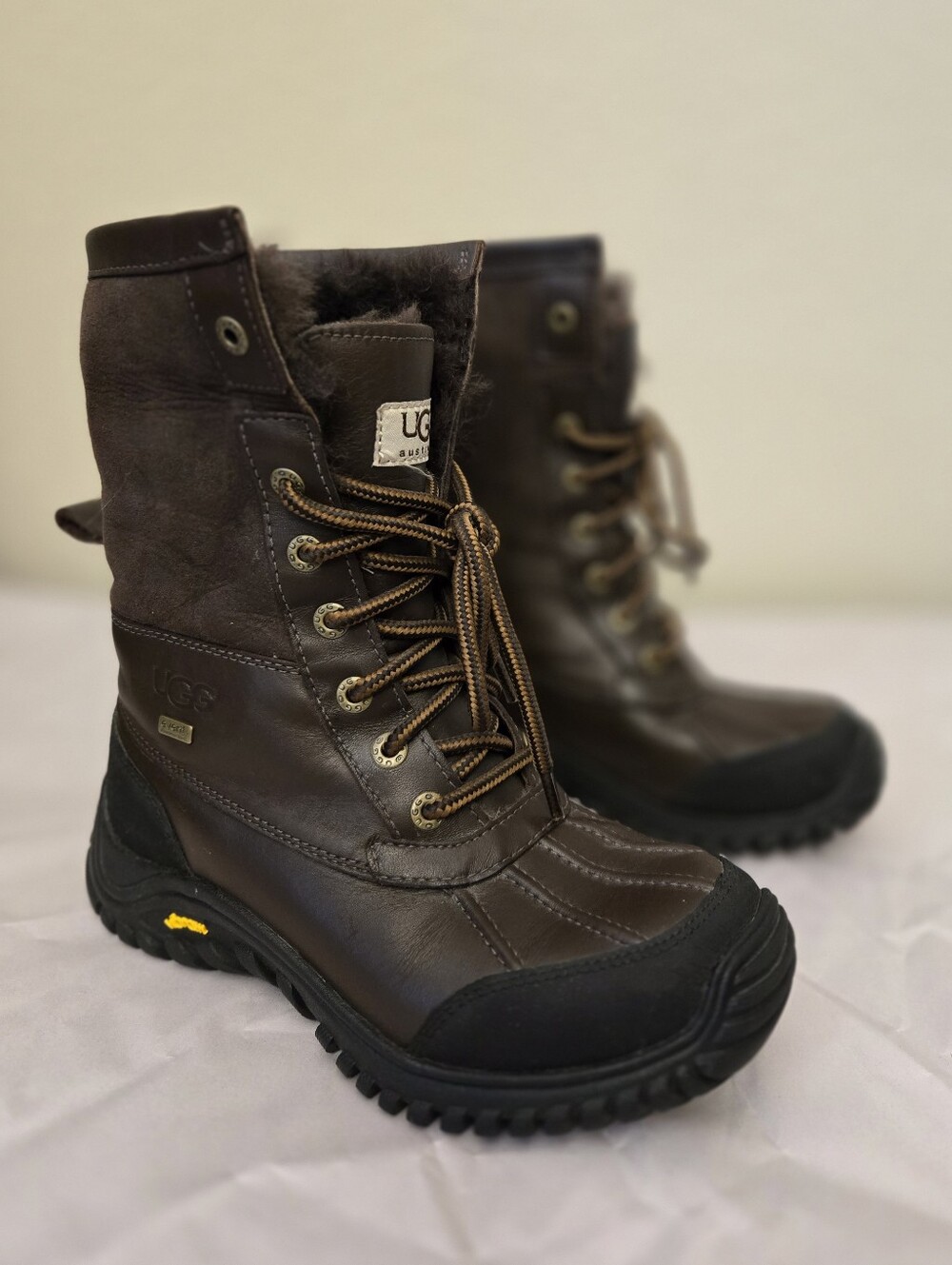 Ugg Adirondack II Womens Sz 6 Winter Boots Waterproof Vibram Warm Sherling